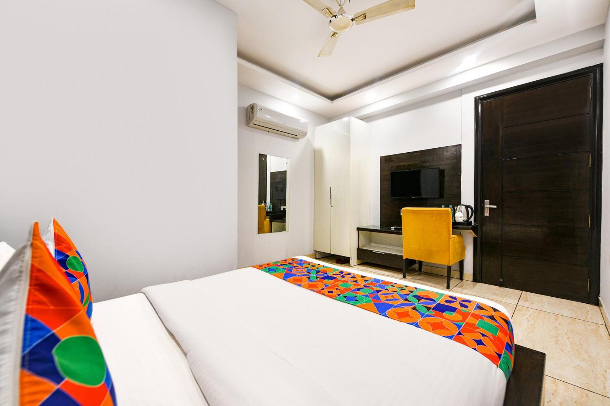 Fabhotel City Suits Gurgáon Kültér fotó